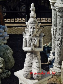 betender Tempelwächter - Buddha